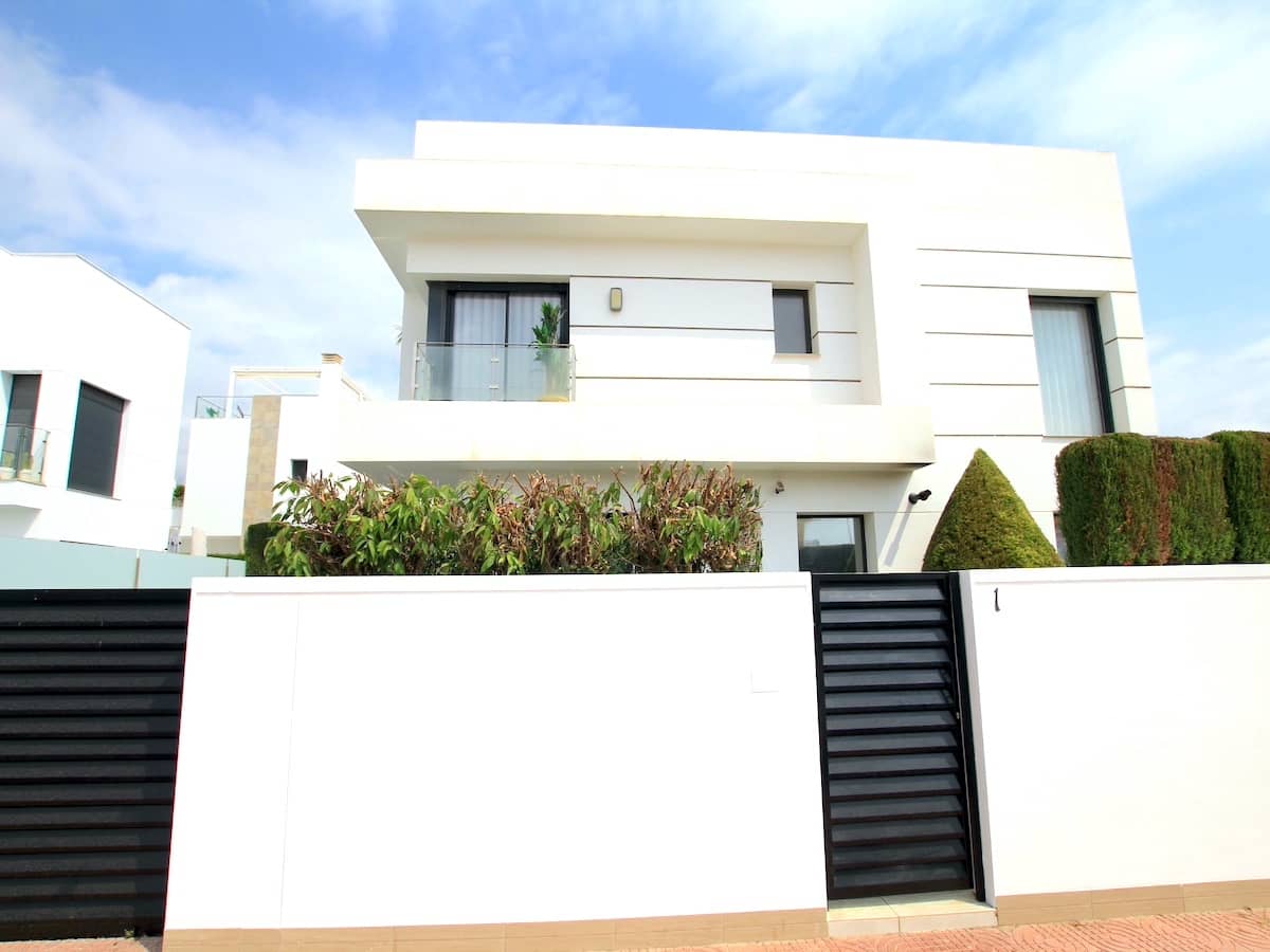 4 bedroom Villa for sale in Dona Pepa with pool - € 565,000 (Ref: 9109758)
