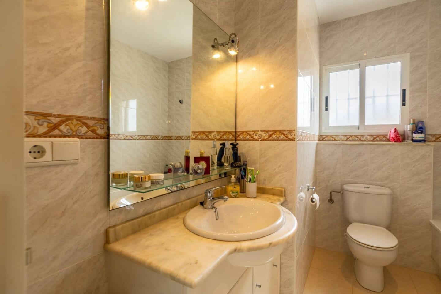 3 bedroom Villa for sale in Benimar with pool - € 349,900 (Ref: 9161713)