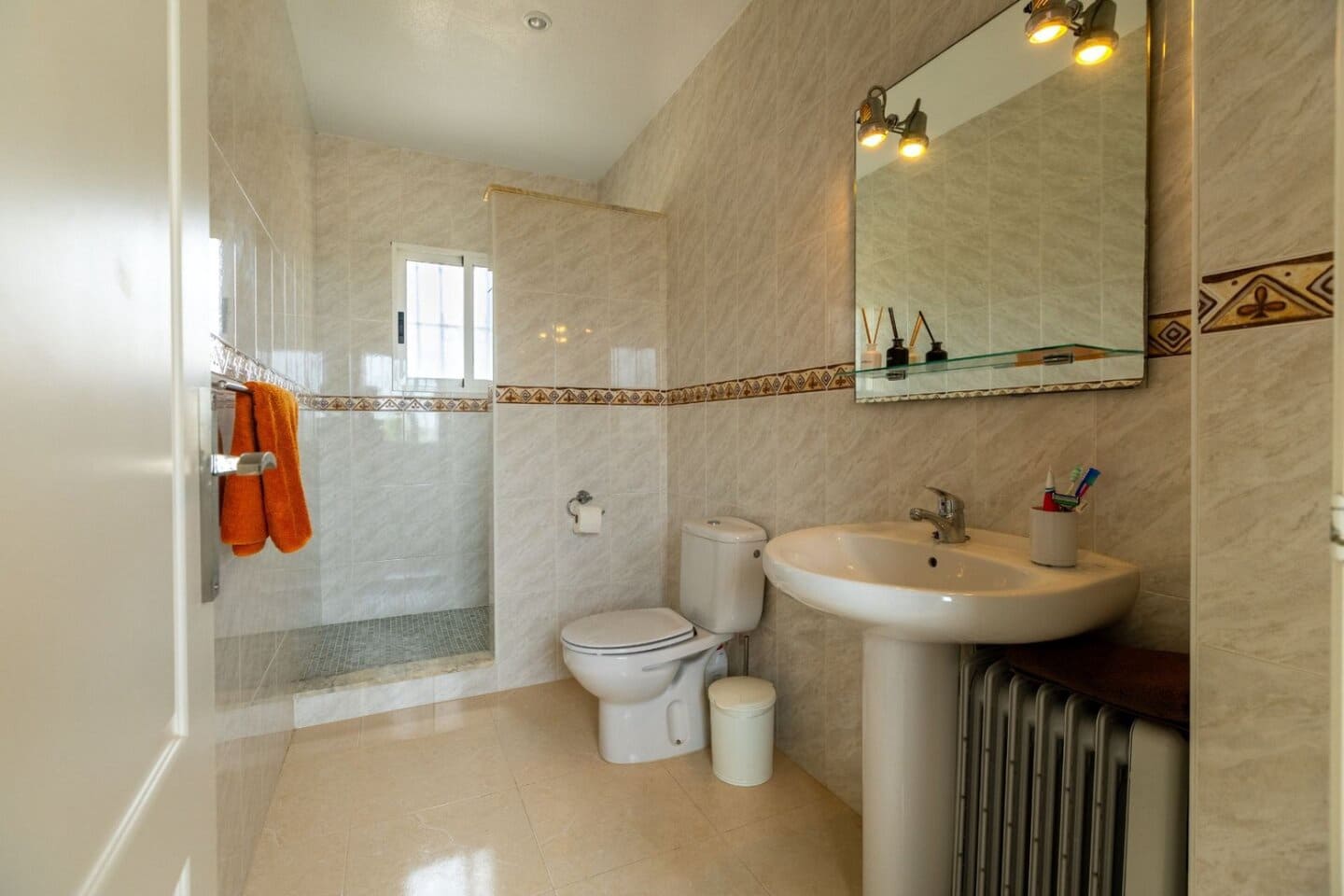 3 bedroom Villa for sale in Benimar with pool - € 349,900 (Ref: 9161713)