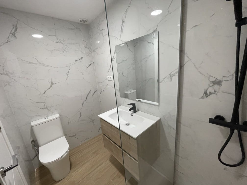 2 bedroom Apartment for sale in Daya Nueva - € 118,500 (Ref: 9207386)