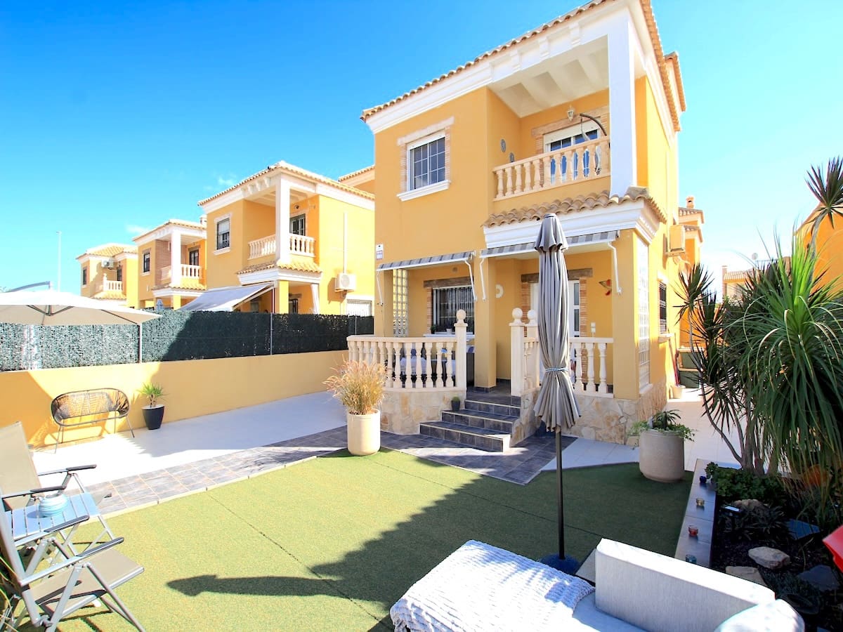 3 soverom Villa til salgs i El Raso - € 325 000 (Ref: 9255427)