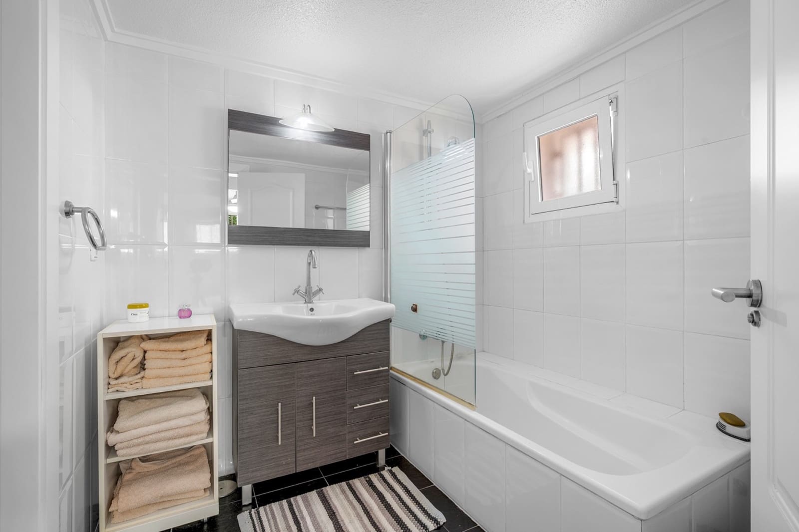 Chalet de 4 habitaciones en Punta Prima en venta con piscina - 485.000 € (Ref: 9325550)