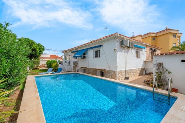 4 makuuhuone Huvila myytävänä paikassa Punta Prima, Torrevieja mukana uima-altaan - 485 000 € (Ref: 9325550)