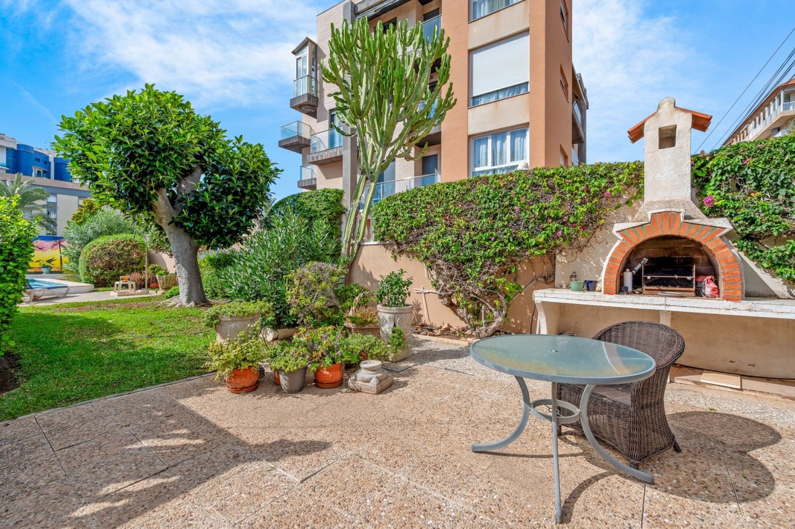 Chalet de 4 habitaciones en Punta Prima en venta con piscina - 485.000 € (Ref: 9325550)