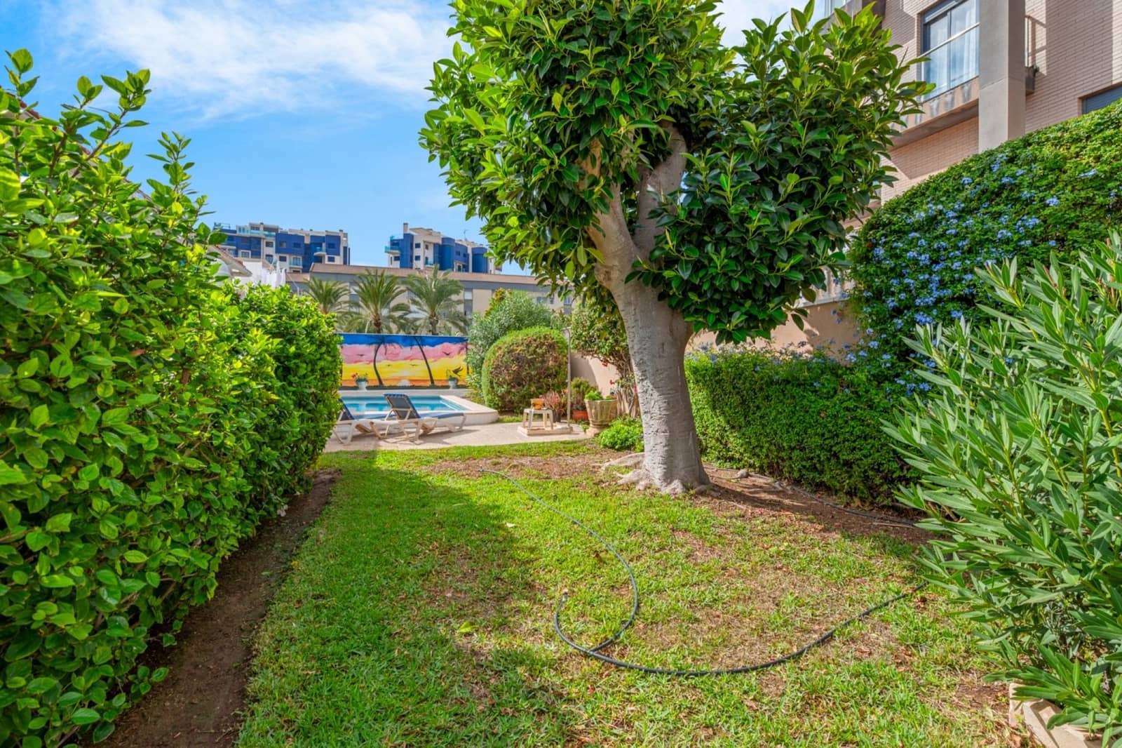 Chalet de 4 habitaciones en Punta Prima en venta con piscina - 485.000 € (Ref: 9325550)