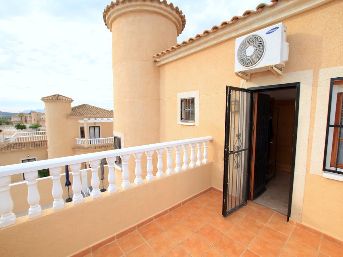 4 bedroom Villa for sale in Atalaya Park - € 365,000 (Ref: 9326698)