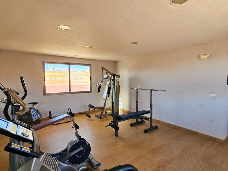 2 makuuhuone Huoneisto myytävänä paikassa Los Palacios - 88 000 € (Ref: 9384873)