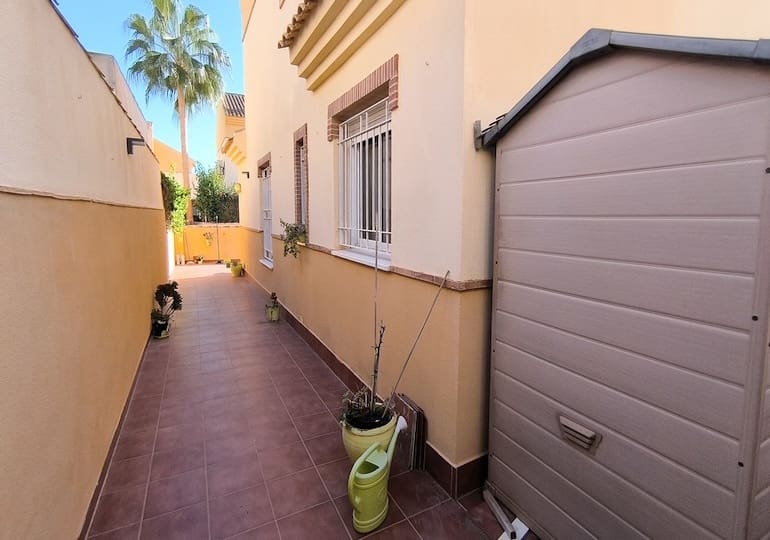 3 bedroom Villa for sale in Ciudad Quesada - € 260,000 (Ref: 9384874)