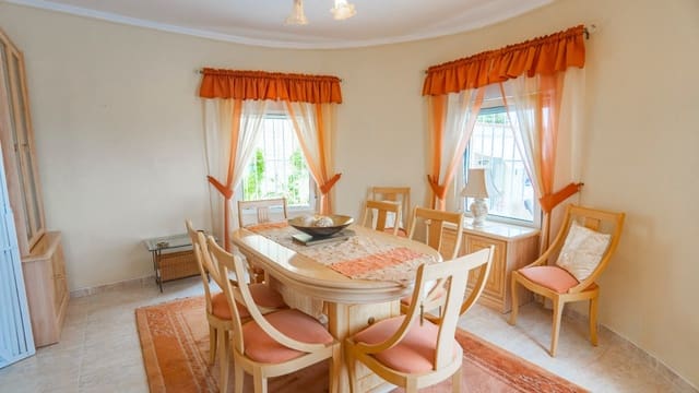 5 bedroom Villa for sale in Ciudad Quesada, Rojales with pool - € 350,000 (Ref: 9412726)