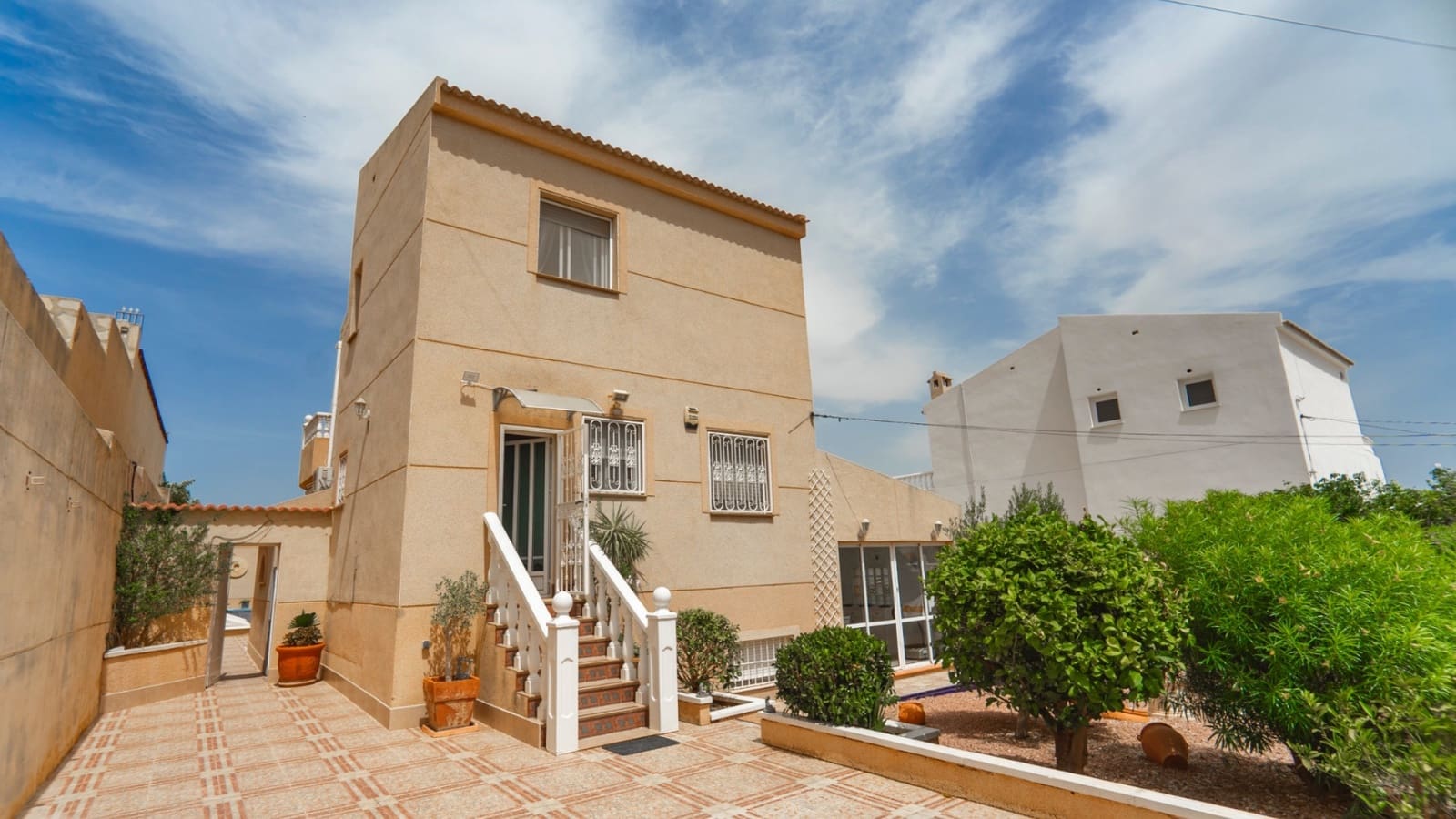 5 bedroom Villa for sale in Ciudad Quesada with pool - € 350,000 (Ref: 9412726)