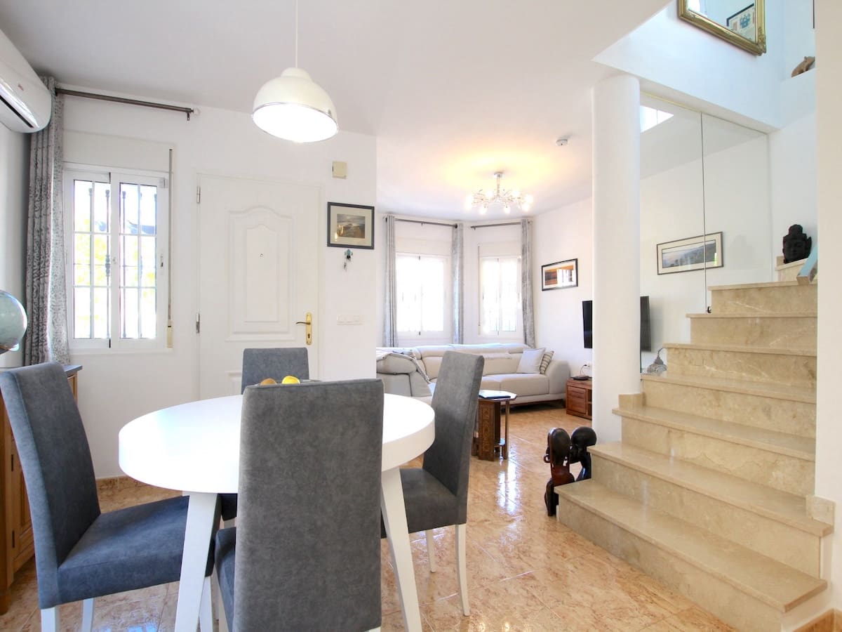 3 soveværelse Villa til salg i El Raso - € 265.000 (Ref: 9421517)