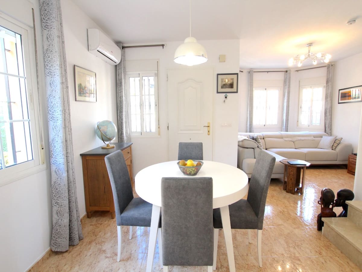 3 soveværelse Villa til salg i El Raso - € 265.000 (Ref: 9421517)