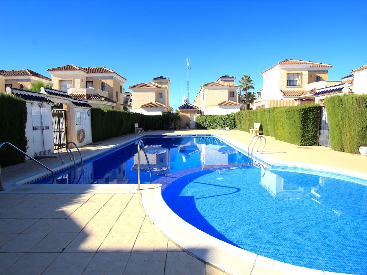 3 soveværelse Villa til salg i El Raso - € 265.000 (Ref: 9421517)