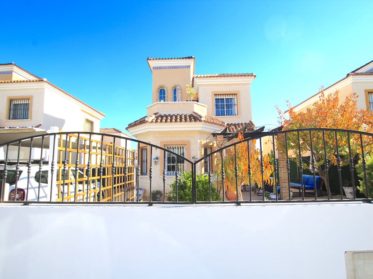 3 soveværelse Villa til salg i El Raso - € 265.000 (Ref: 9421517)