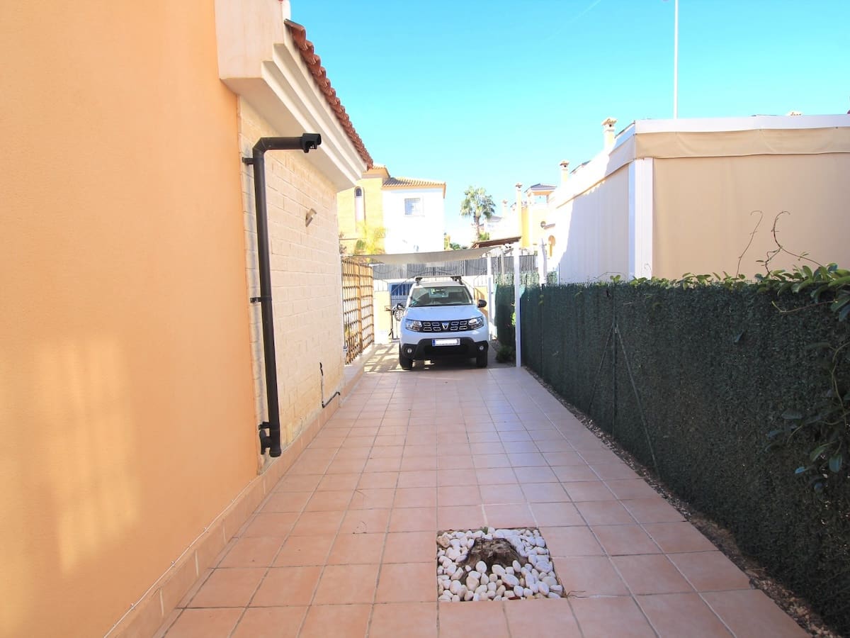 3 soveværelse Villa til salg i El Raso - € 265.000 (Ref: 9421517)