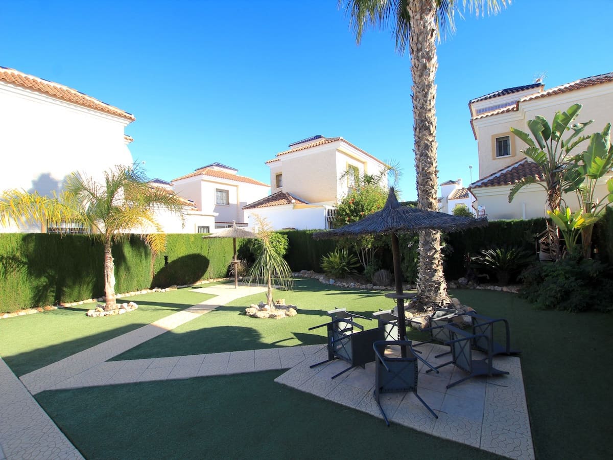 3 soveværelse Villa til salg i El Raso - € 265.000 (Ref: 9421517)