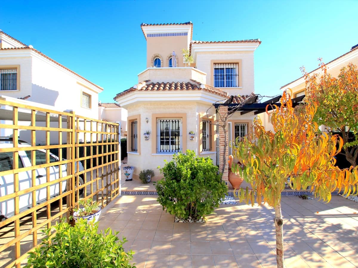 3 soveværelse Villa til salg i El Raso - € 265.000 (Ref: 9421517)