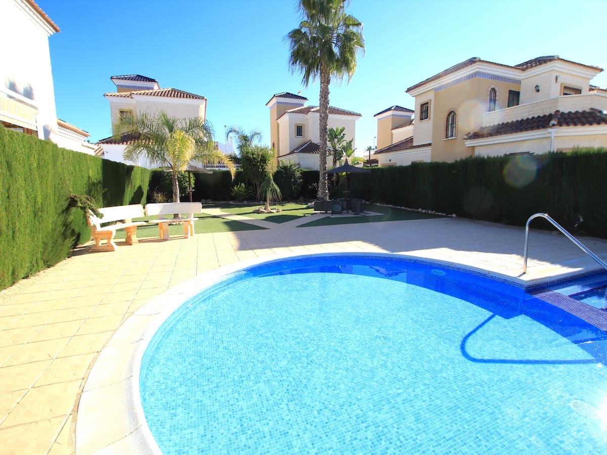 3 soveværelse Villa til salg i El Raso - € 265.000 (Ref: 9421517)