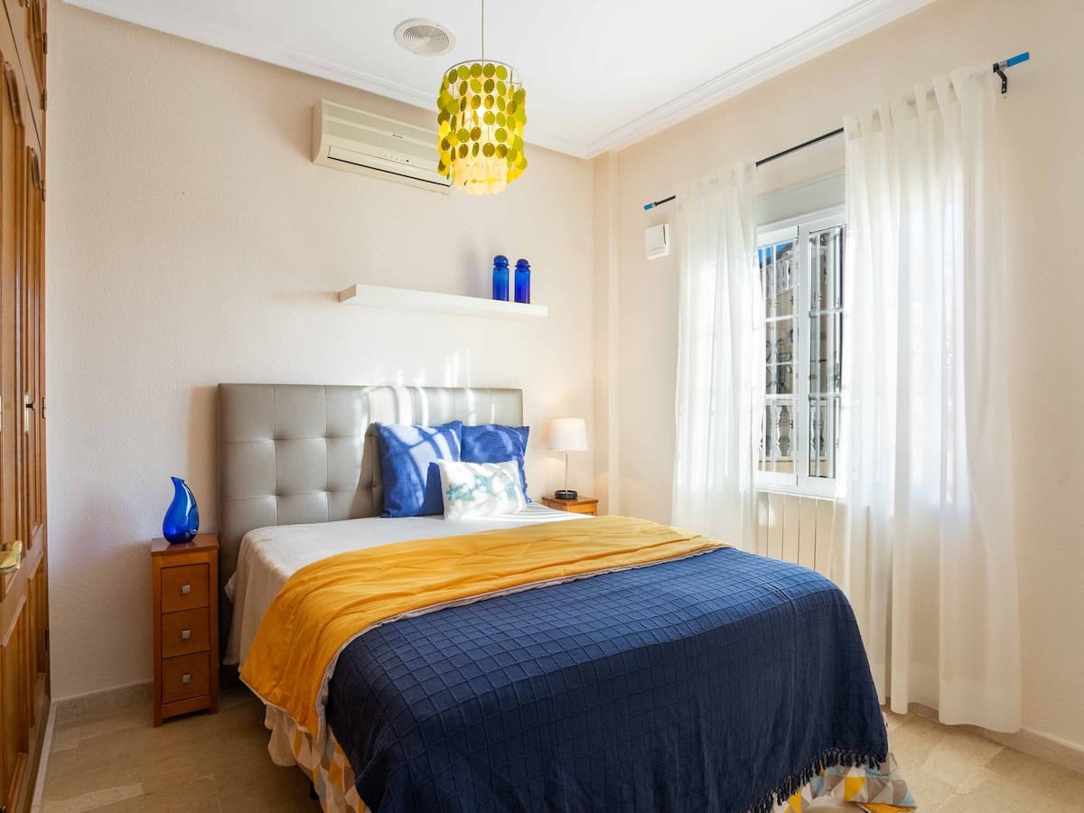 5 soveværelse Villa til salg i Orihuela Costa med swimmingpool - € 350.000 (Ref: 9432460)