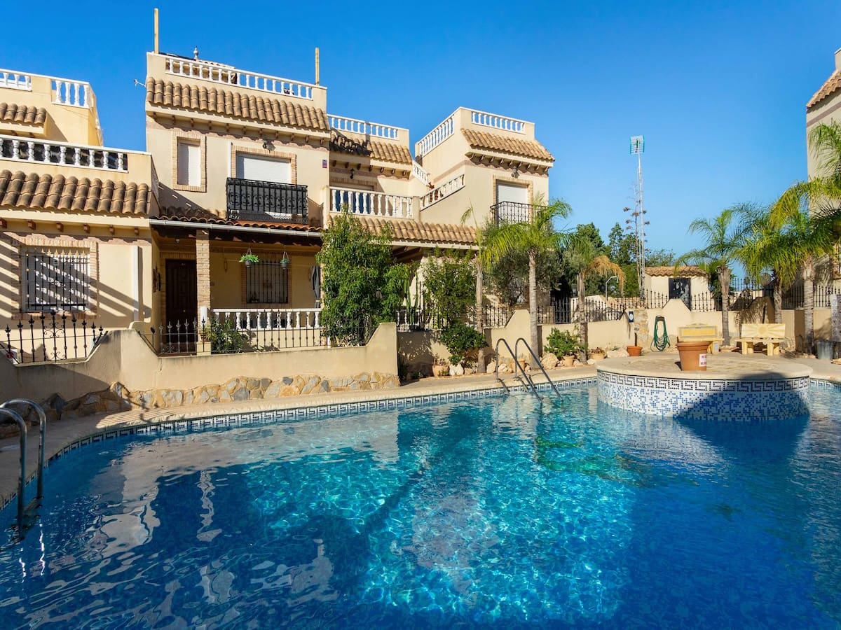 5 soveværelse Villa til salg i Orihuela Costa med swimmingpool - € 350.000 (Ref: 9432460)