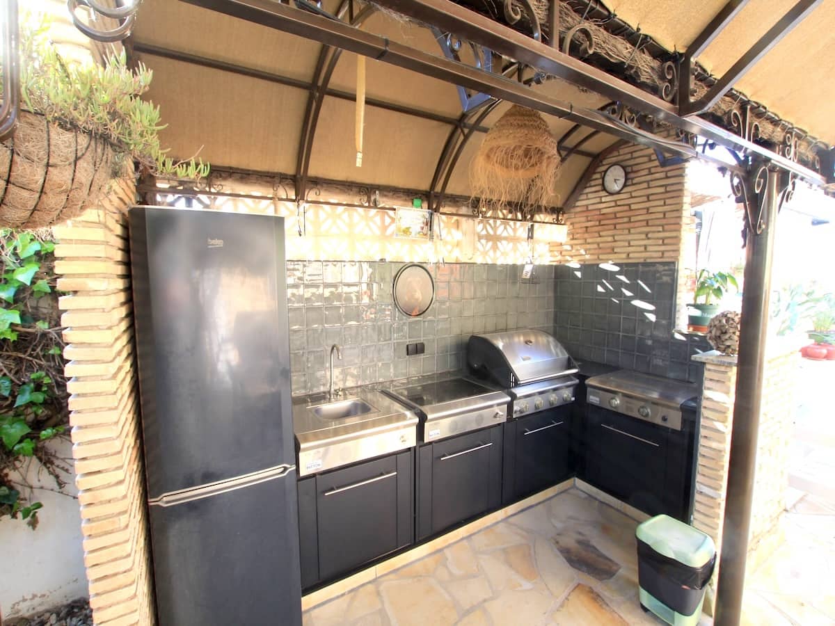 3 bedroom Villa for sale in Ciudad Quesada with pool - € 330,000 (Ref: 9500790)