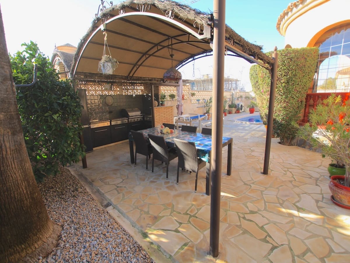 3 bedroom Villa for sale in Ciudad Quesada with pool - € 330,000 (Ref: 9500790)