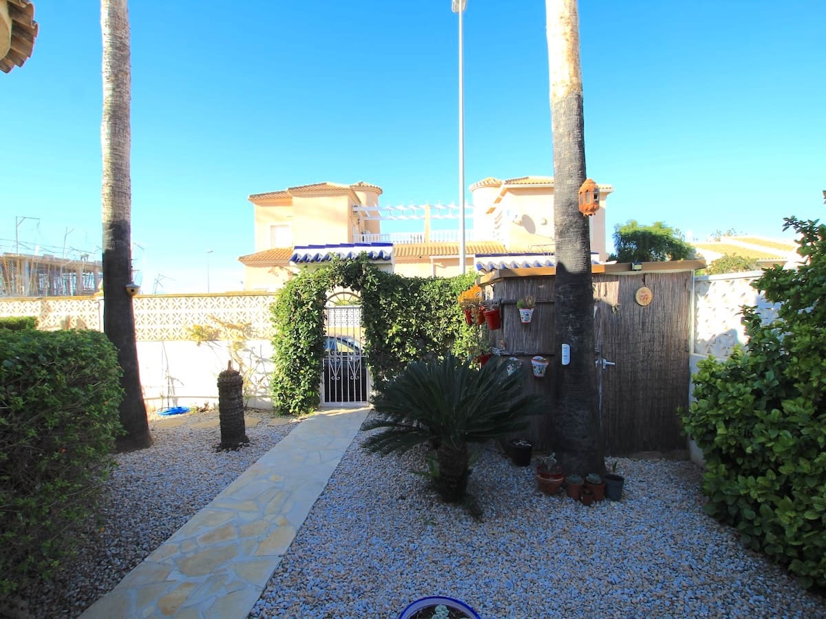 3 bedroom Villa for sale in Ciudad Quesada with pool - € 330,000 (Ref: 9500790)
