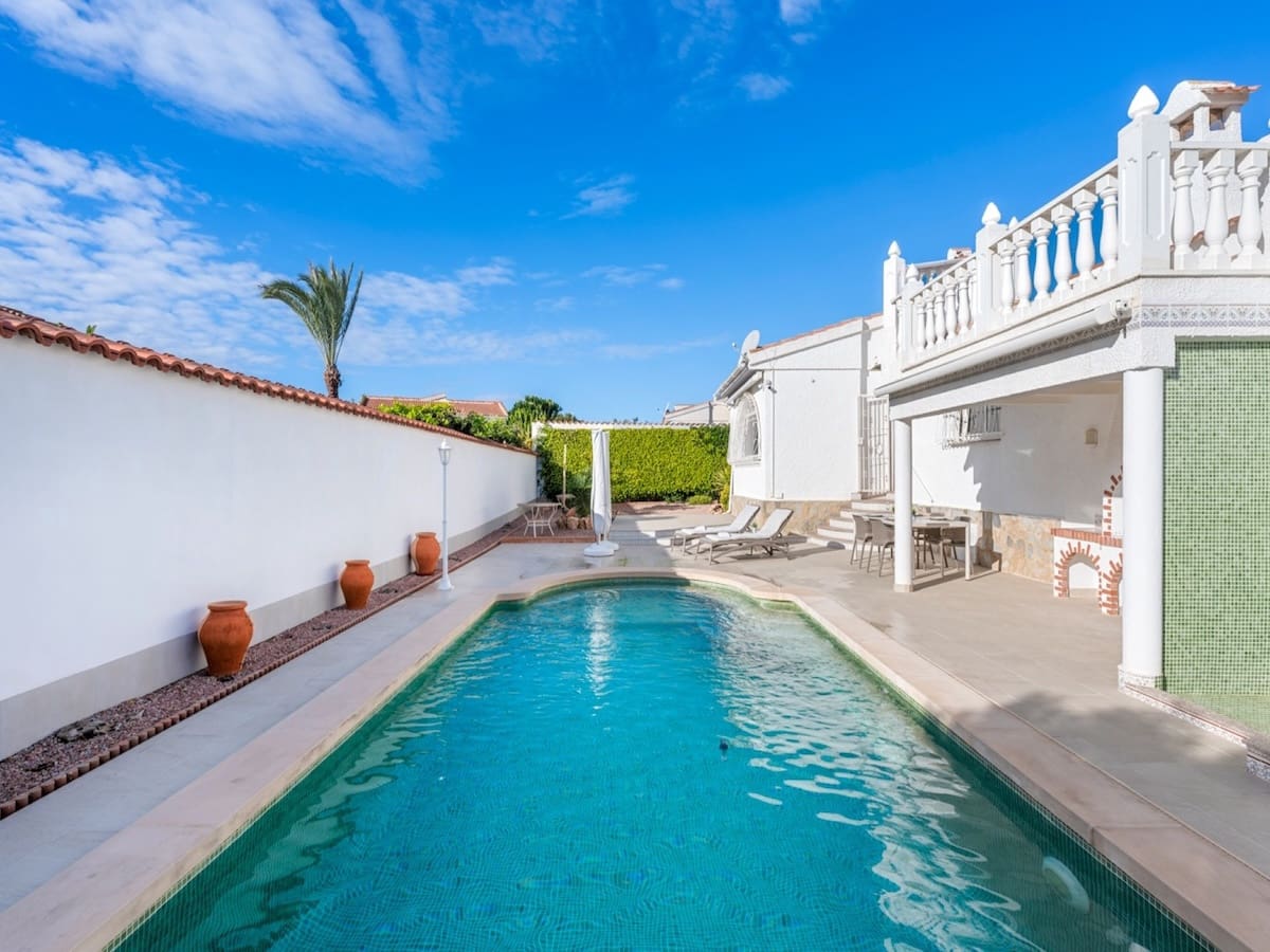 3 makuuhuone Huvila myytävänä paikassa Ciudad Quesada mukana uima-altaan - 445 000 € (Ref: 9524560)