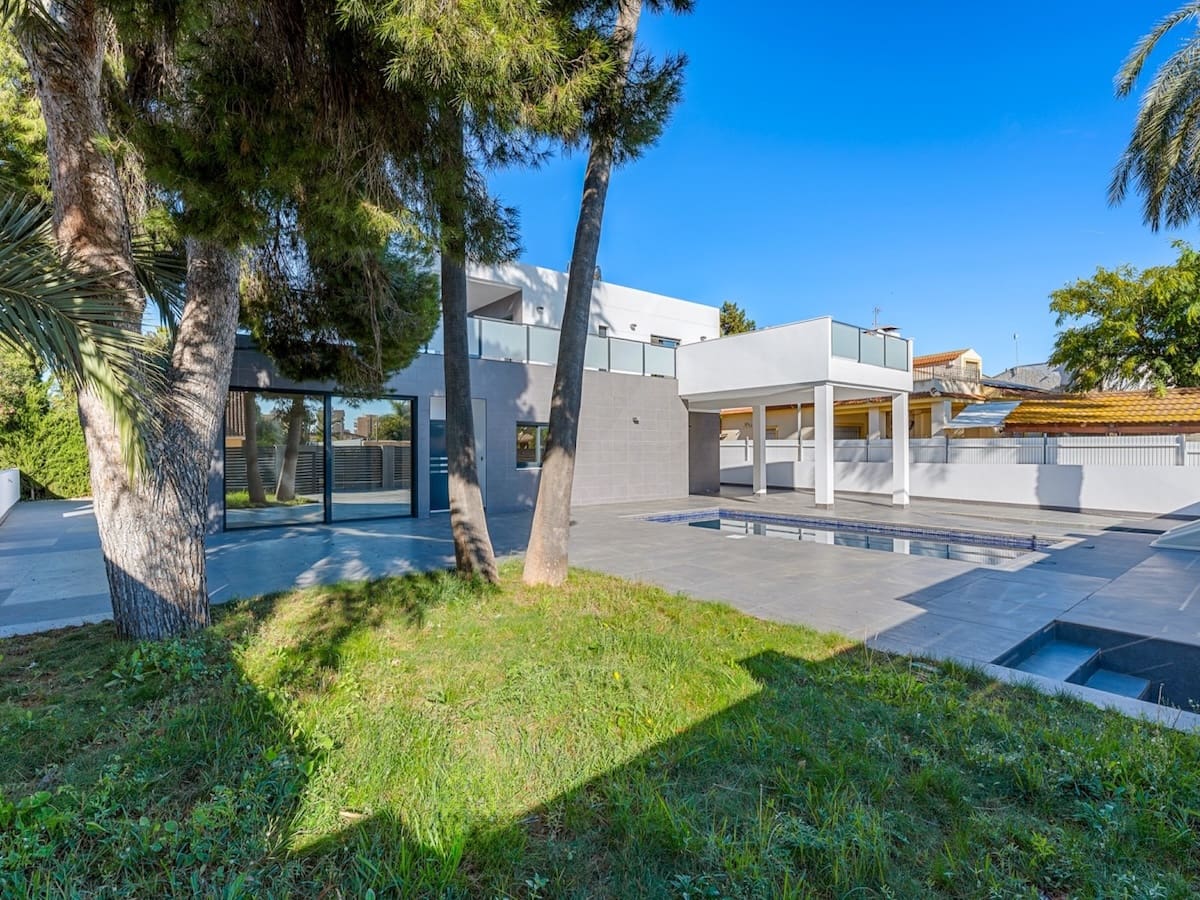 4 soverom Villa til salgs i Ciudad Quesada med svømmebasseng - € 985 000 (Ref: 9525303)