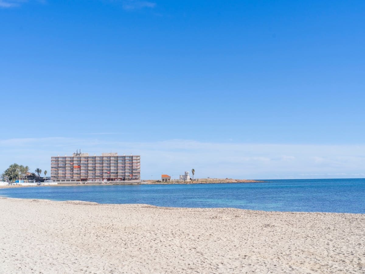 2 makuuhuone Huoneisto myytävänä paikassa Torrevieja - 185 000 € (Ref: 9525307)