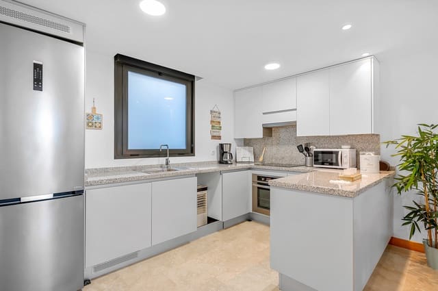 Apartamento de 2 habitaciones en Campoamor, Orihuela en venta - 185.000 € (Ref: 9528814)