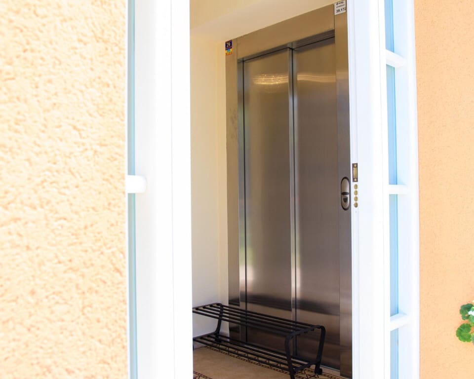 Chalet de 4 habitaciones en Ciudad Quesada en venta con piscina - 890.000 € (Ref: 9547143)