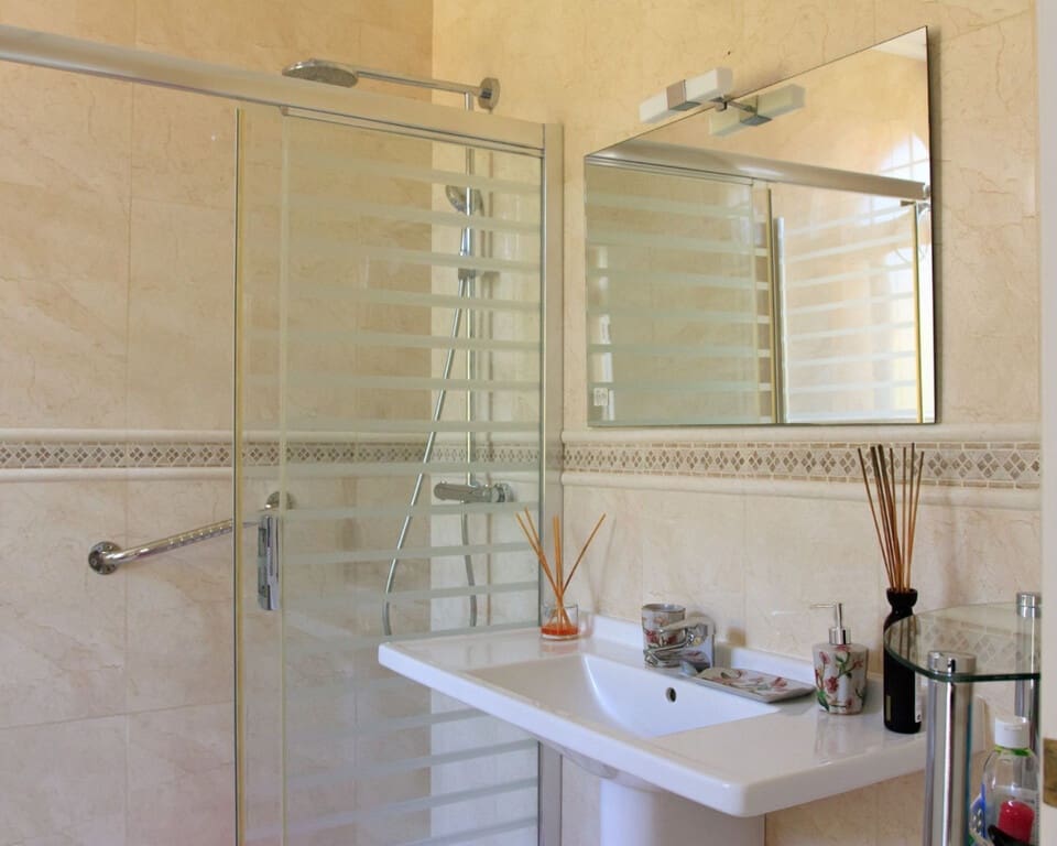 Chalet de 4 habitaciones en Ciudad Quesada en venta con piscina - 890.000 € (Ref: 9547143)