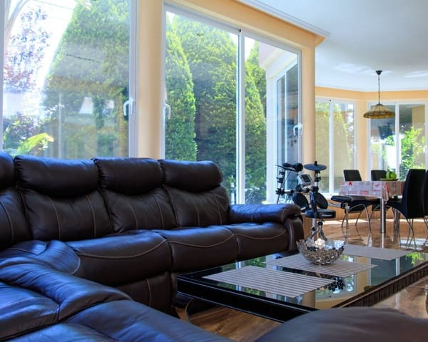 Chalet de 4 habitaciones en Ciudad Quesada, Rojales en venta con piscina - 890.000 € (Ref: 9547143)