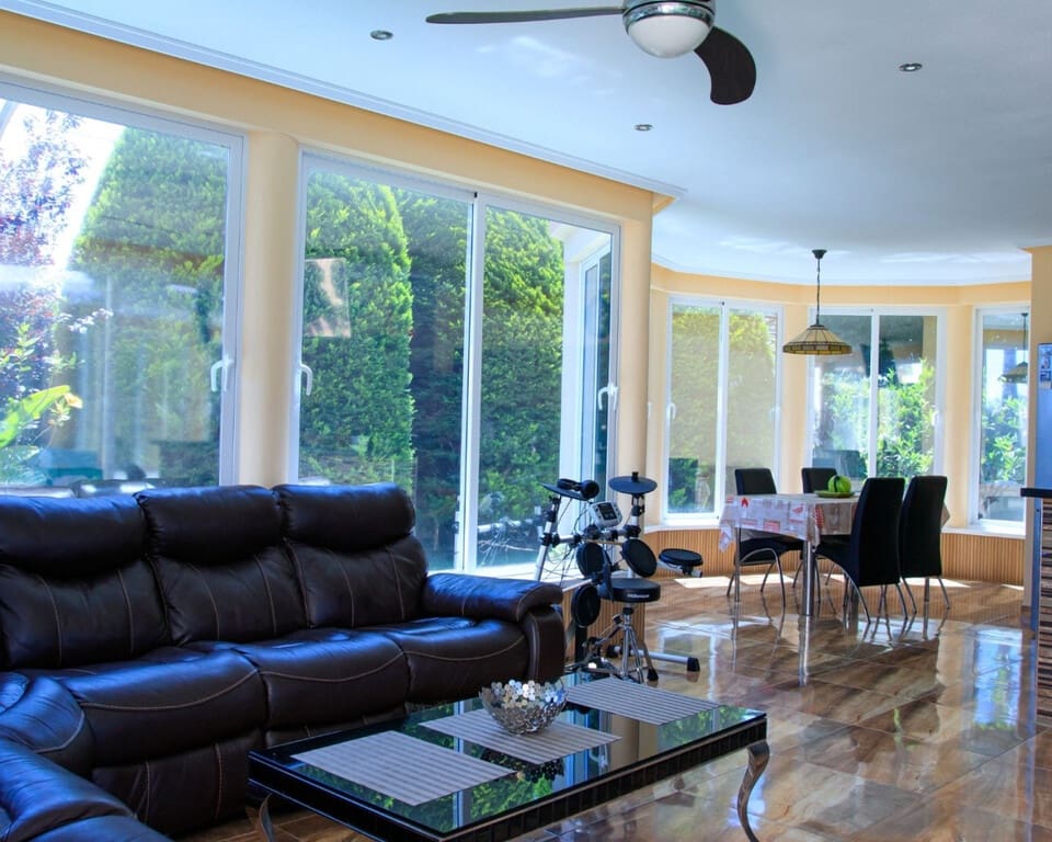 Chalet de 4 habitaciones en Ciudad Quesada en venta con piscina - 890.000 € (Ref: 9547143)