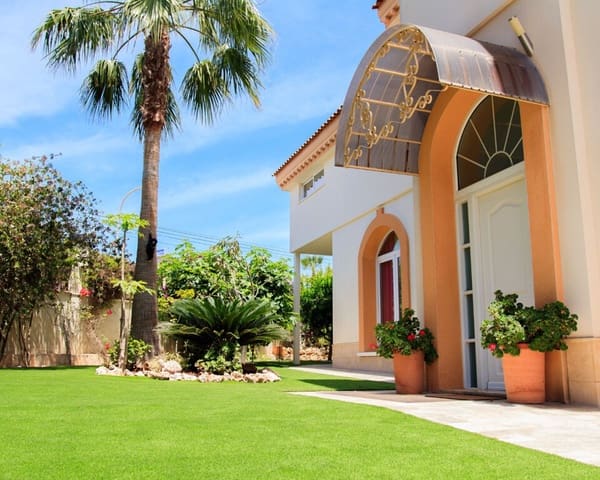 Chalet de 4 habitaciones en Ciudad Quesada, Rojales en venta con piscina - 890.000 € (Ref: 9547143)