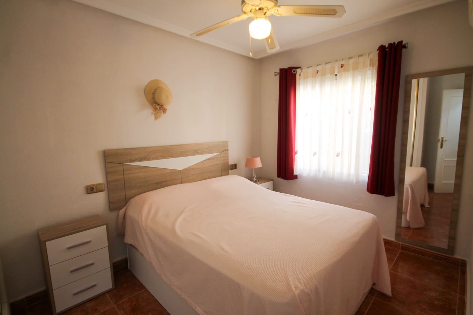 Casa de 2 habitaciones en San Miguel de Salinas en venta - 157.000 € (Ref: 9559307)