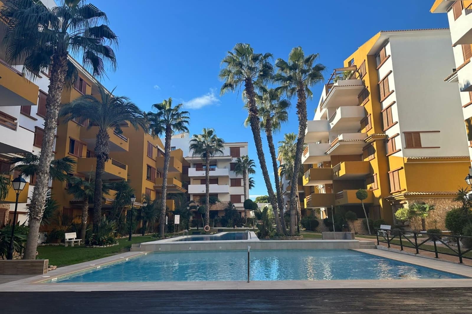 2 bedroom Apartment for sale in Punta Prima - € 289,995 (Ref: 9588494)