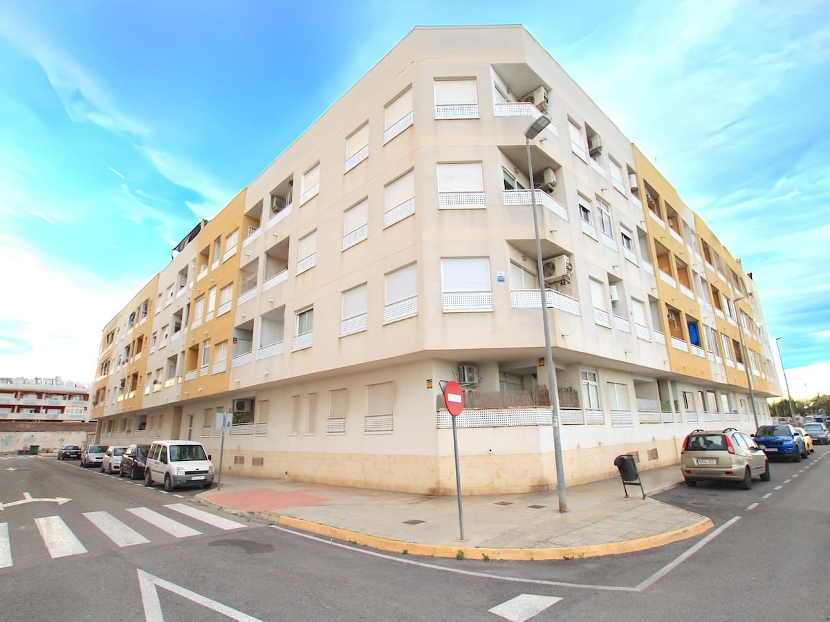 2 bedroom Apartment for sale in Almoradi - € 95,000 (Ref: 9603480)