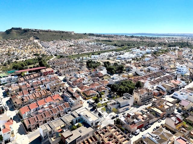 4 makuuhuone Omakotitalo myytävänä paikassa Benijófar - 169 000 € (Ref: 9606750)