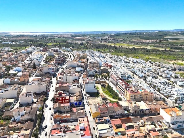 4 makuuhuone Omakotitalo myytävänä paikassa Benijófar - 169 000 € (Ref: 9606750)