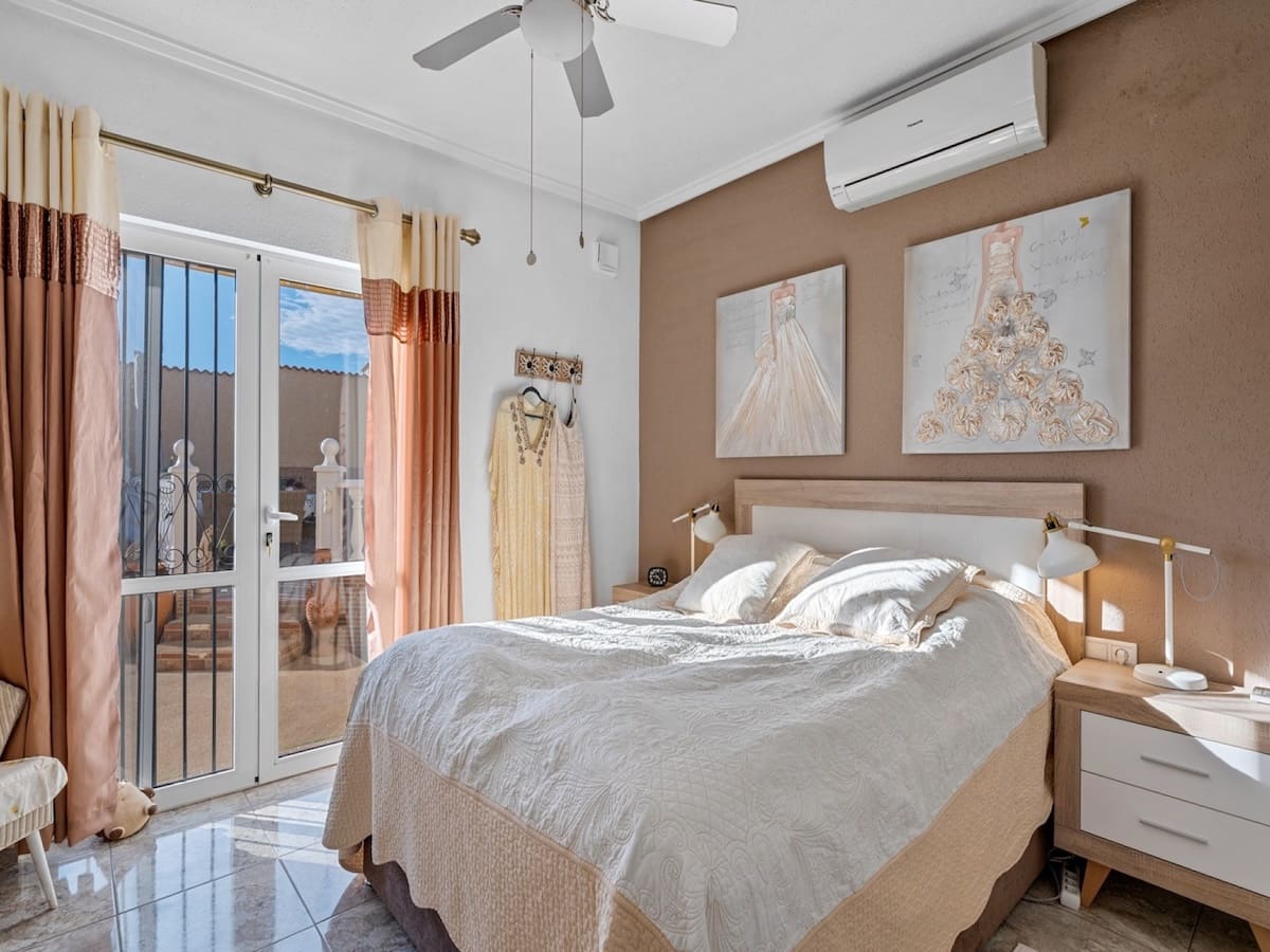 4 makuuhuone Huvila myytävänä paikassa Ciudad Quesada mukana uima-altaan - 449 500 € (Ref: 9609567)