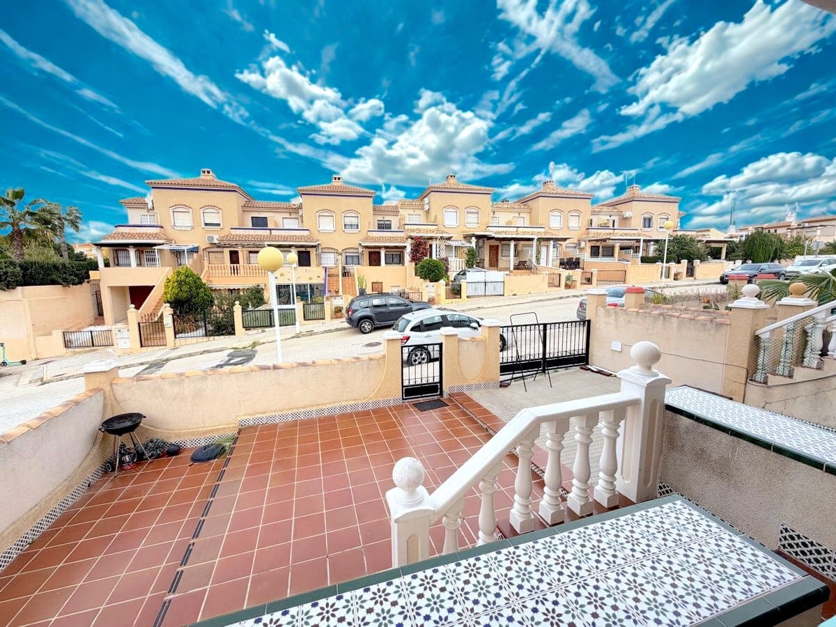 2 bedroom Apartment for sale in La Zenia - € 165,000 (Ref: 9609995)