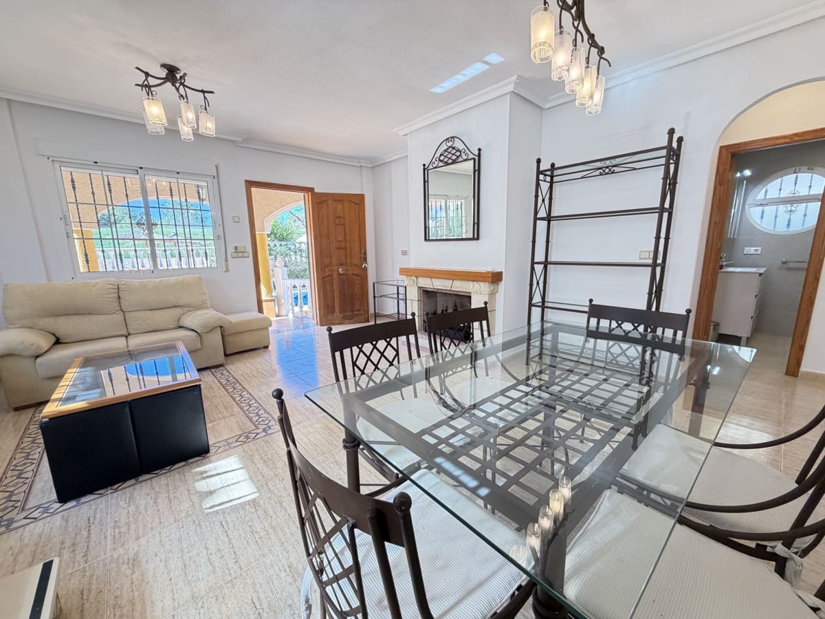 3 makuuhuone Huvila myytävänä paikassa Villamartin mukana uima-altaan - 375 000 € (Ref: 9610122)