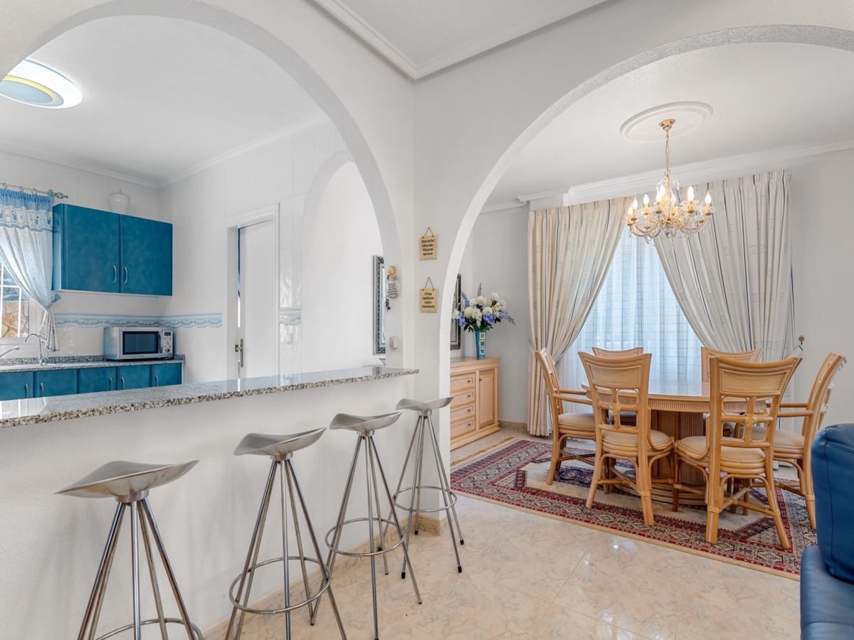 7 makuuhuone Huvila myytävänä paikassa Ciudad Quesada mukana uima-altaan - 690 000 € (Ref: 9610216)