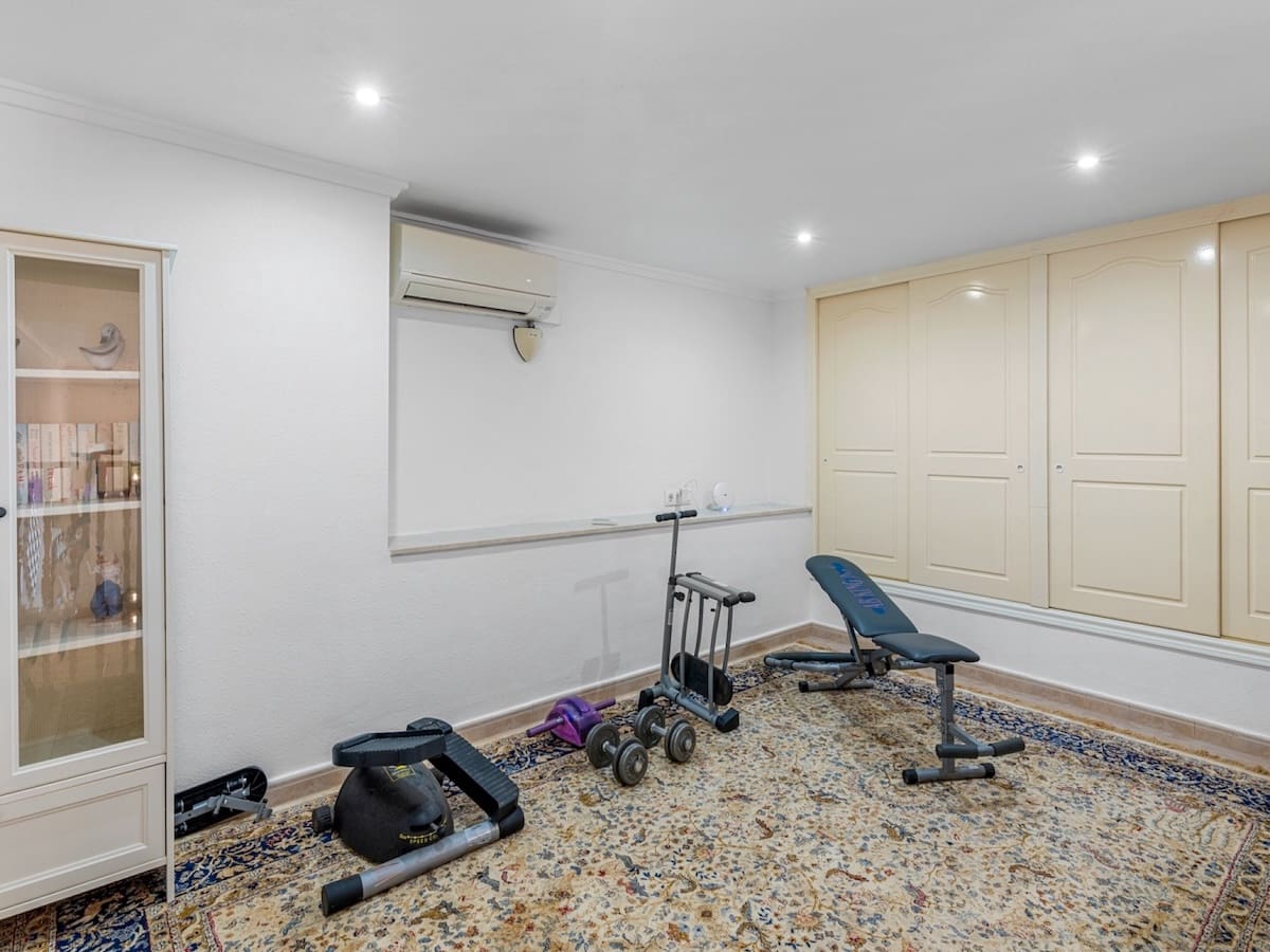 7 makuuhuone Huvila myytävänä paikassa Ciudad Quesada mukana uima-altaan - 690 000 € (Ref: 9610216)