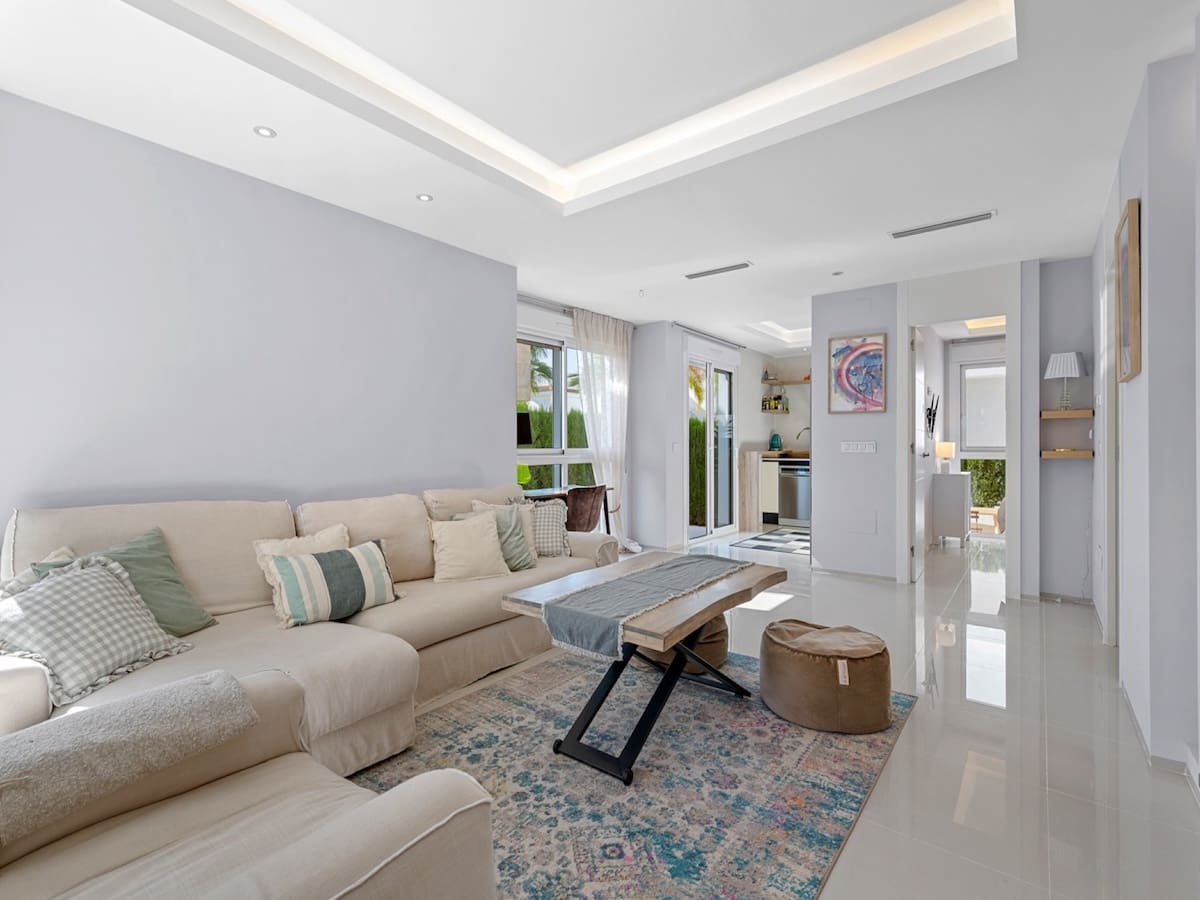 3 bedroom Villa for sale in Dona Pepa - € 379,000 (Ref: 9610217)