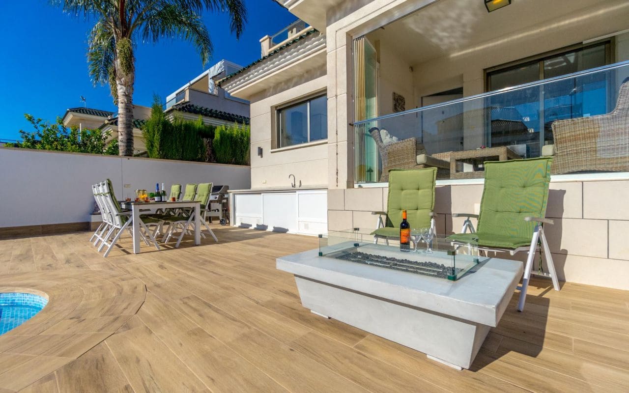 3 bedroom Villa for sale in Dona Pepa with pool - € 489,000 (Ref: 9613072)