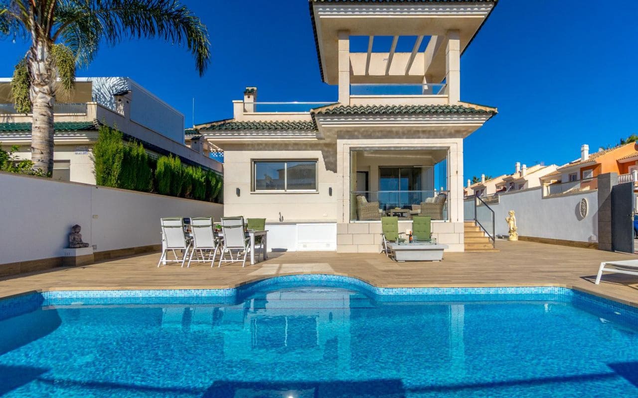 3 bedroom Villa for sale in Dona Pepa with pool - € 489,000 (Ref: 9613072)