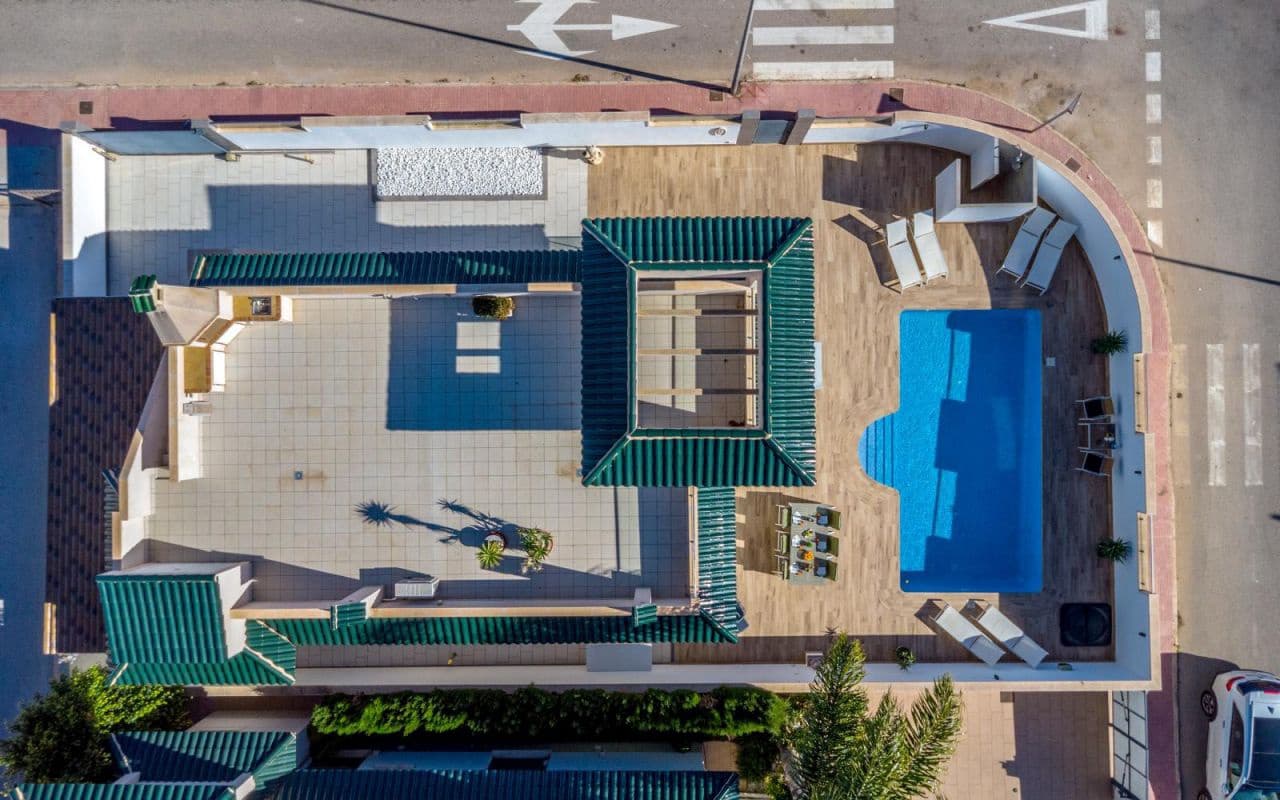 3 bedroom Villa for sale in Dona Pepa with pool - € 489,000 (Ref: 9613072)